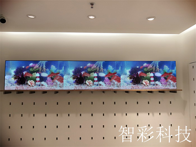Lily服裝店LED顯示屏由上海智彩科技設(shè)計(jì)、安裝