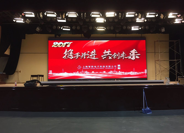 上海諾美國際學(xué)校室內(nèi)LED顯示屏由智彩科技定制、安裝